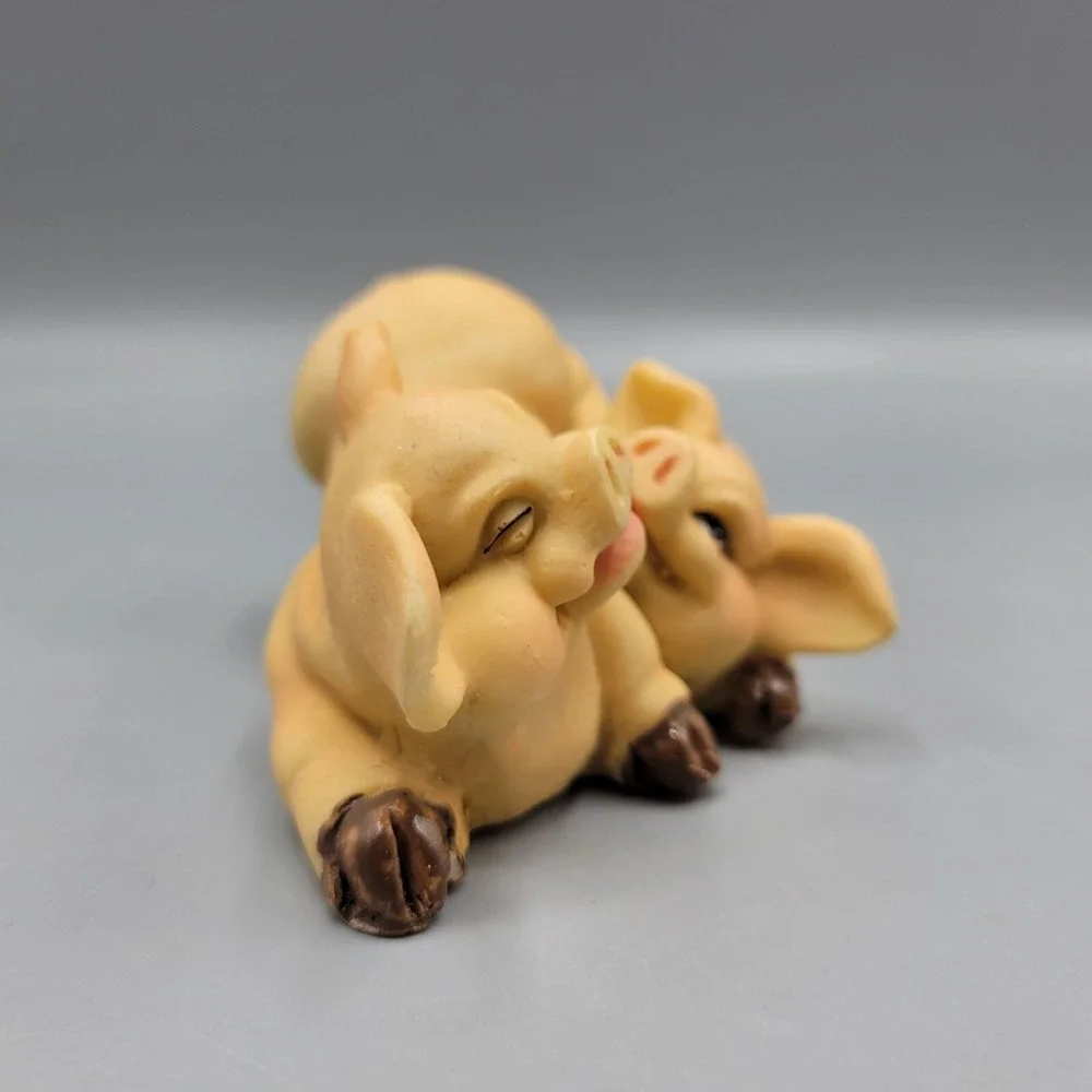 Vintage Pig Figurines Resin Sculptures Mamma & Baby Pig Playful Animal Decor